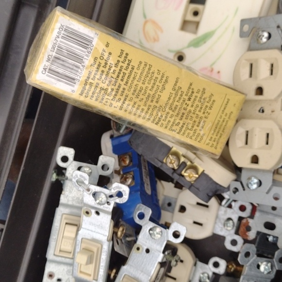 Assorted Electrical Outlet and Switch Lot NWT - Picture 6 of 6